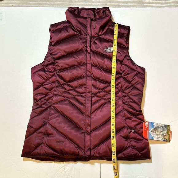 NEW The North Face 550 women’s goose down vest burgundy color size XS - Picture 13 of 13